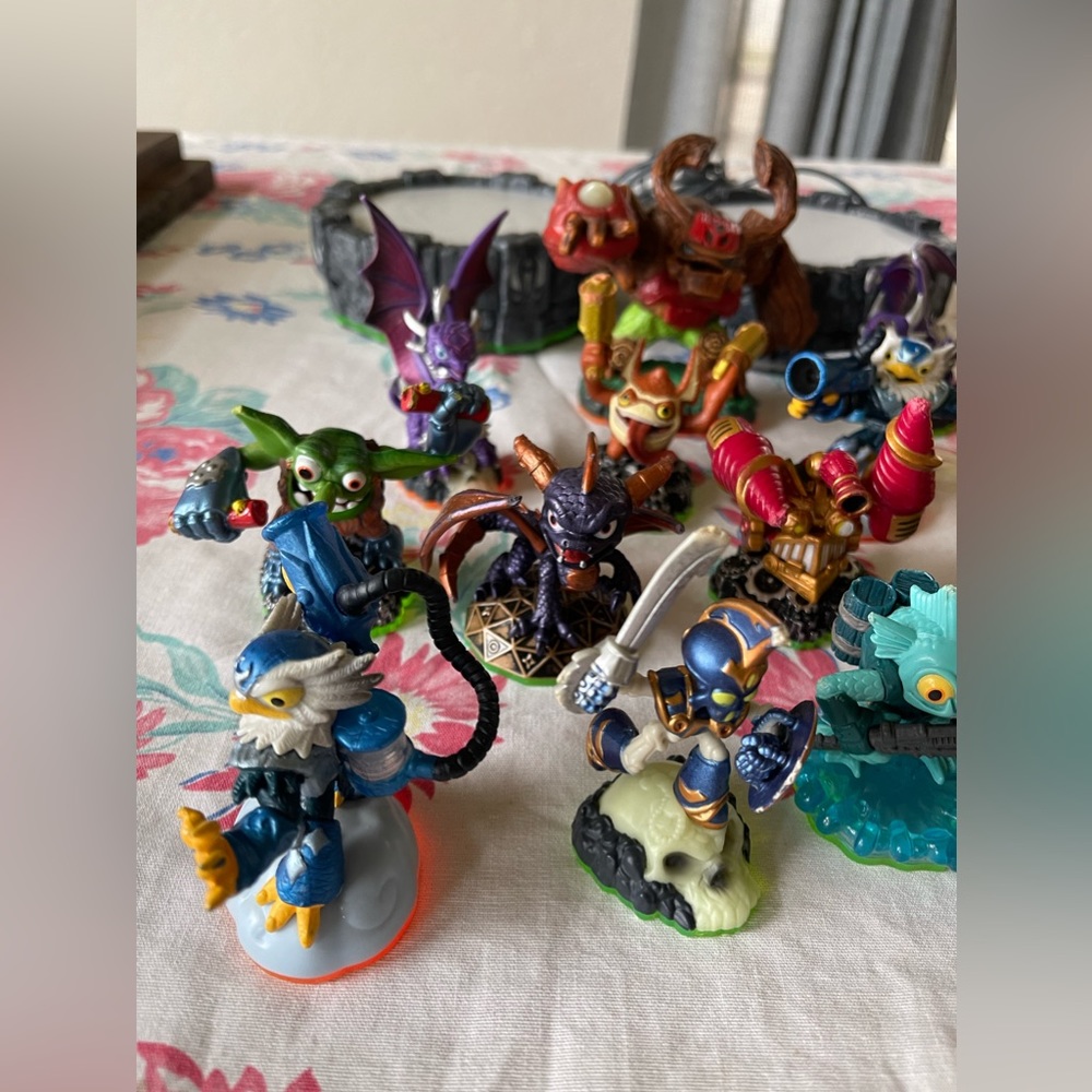 Skylander figures portals Spyro bundle - Picture 2 of 4